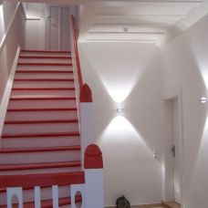 Beispiel Wohn- und Treppenhausbeleuchtung